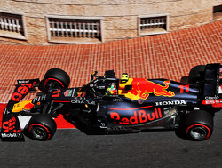 Genieten in slow motion: Sergio Perez stuurt zijn Red Bull kunstig door de straten van Monaco