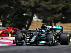 Bottas klaagt over slechte strategie van Mercedes: "Met twee pitstops had ik gewonnen"