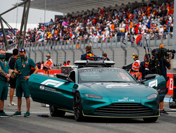 Heerlijk! Rondje over het circuit van Zandvoort in de Safety Car