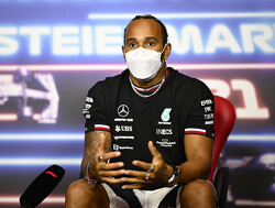 Lewis Hamilton onderhandelt contract met Mercedes: "Valtteri  Bottas fantastische teamgenoot, waarom veranderen?"