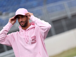 Ricciardo heeft zin in Zandvoort: 'Bochten die je nergens anders ziet'