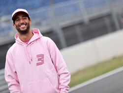 Norris jat telefoon Ricciardo, neemt Twitter-account over