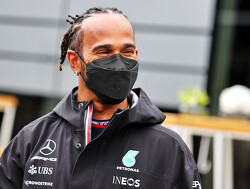 Hamilton heeft geen last meer van nek: "Gelukkig niets overgehouden aan Monza"