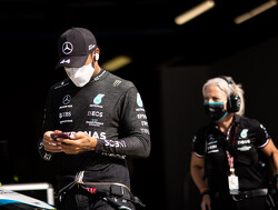 Hamilton reageert op Instagram: "Ik ben niet kwaad op het team"