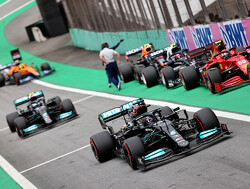 Ralf Schumacher zet vraagtekens bij 'raket' Mercedes: "Als dit doorbreekt gaat iedereen motoren wisselen"