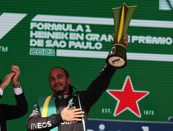 Lewis Hamilton zelf óók verrast over plotselinge snelheid Mercedes op Interlagos