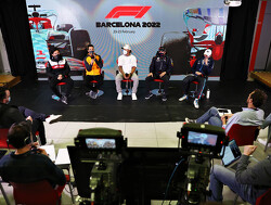  Video: Hamilton en Ricciardo grappen met cameraman