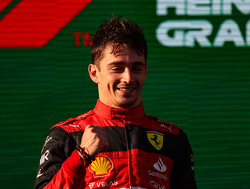 Leclerc rijdt rondjes in bijzondere klassieke Ferrari op Fiorano