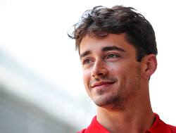  Video:  Leclerc bestuurt bijzondere Ferrari op sterfdag Villeneuve
