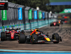  Uitslag Grand Prix van Miami:  Verstappen verslaat Leclerc na zinderende slotfase