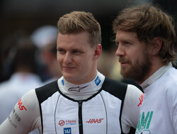 Vettel steunt Schumacher: "Jullie moeten hem eventjes met rust laten"