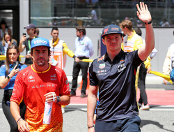 Verstappen en Alonso maken vergelijkbare indruk: "Ze besturen deze auto's alsof het karts zijn"