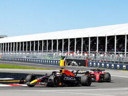 Duel Verstappen en Sainz stemt Pirelli tevreden: "Eerste doelstelling bereikt"