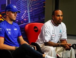 Hamilton tempert verwachtingen: "Liggen ruim een seconde achter"