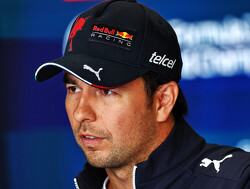Perez biedt excuses aan voor uitspraken over Verstappen