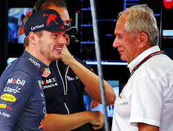 Marko lacht om Hamilton-gerucht: "Hij is niet blij dat hij niet de best betaalde coureur is"