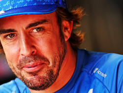 Alonso bestraft na incident met teamgenoot Ocon