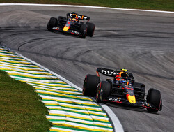 Red Bull plaagt Aston Martin: "Mooi om oude auto op podium te zien"