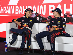  Video:  Verstappen en Perez niet tevreden met Bahreins asfalt