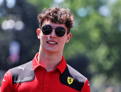 'Ferrari-junior Bearman kan kiezen: meerdere Formule 1-teams bieden 2024-stoel'