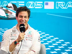  Video:  Wolff schittert in reclame van Mercedes-sponsor