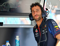  Video:  Ricciardo gooit Tsunoda van de boot