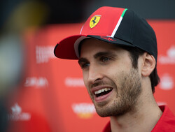 Ferrari laat Giovinazzi Formule 1-meters maken