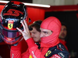 Sainz kiest voor retrohelm voor thuisrace Ferrari