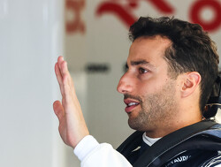 Ricciardo met blessure naar ziekenhuis na flinke crash