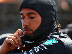 Mercedes inspireert Hamilton: "Iedereen werkt heel hard"