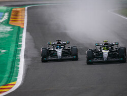 Hamilton boos op Mercedes en uit frustraties over teamgenoot Russell