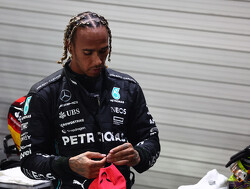 Hamilton twijfelt: "Ligt het aan mij of aan de auto?"