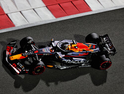  Uitslag Grand Prix van Abu Dhabi:  Verstappen sluit seizoen in stijl af met simpele zege
