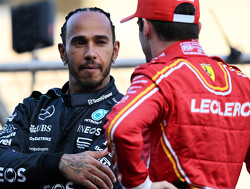 Hamilton wordt weer gewaarschuwd voor Leclerc