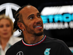 Mercedes steunt Hamilton: "Daar is hij het slachtoffer van"