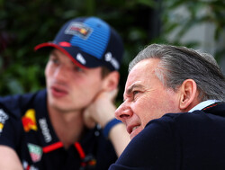Manager Verstappen bevestigt clausules en gesprek met Mercedes