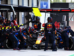 Red Bull verslaat concurrentie in pitlane Imola