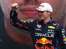 Hill onder de indruk van Verstappen: "Hij won door zijn genialiteit"