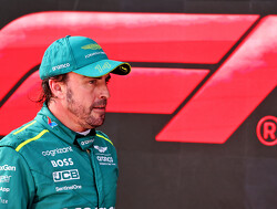 Alonso sneert naar FIA: "Coureurs durven niet meer in te halen"