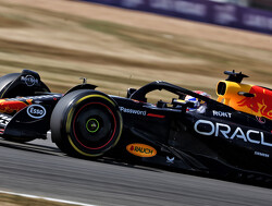  Uitslag kwalificatie Groot-Brittannië:  Magistrale Verstappen verslaat McLarens en pakt pole