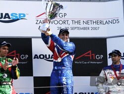 Engelsman Jarvis wint feature race op zonnig Zandvoort