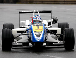 Marco Wittmann snelste in training in regenachtig Macau