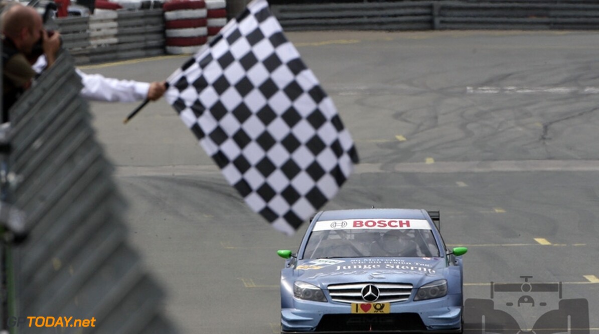 Mercedes troeft Audi in allerlaatste ronde af