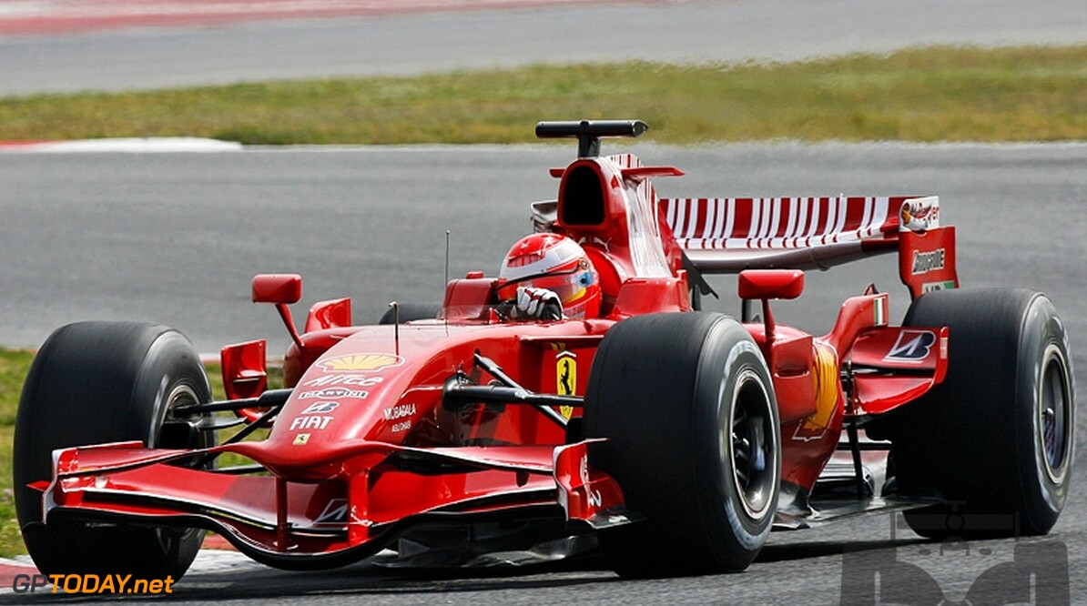 Ecclestone: "Van mij mag Michael Schumacher eeuwig doorgaan"