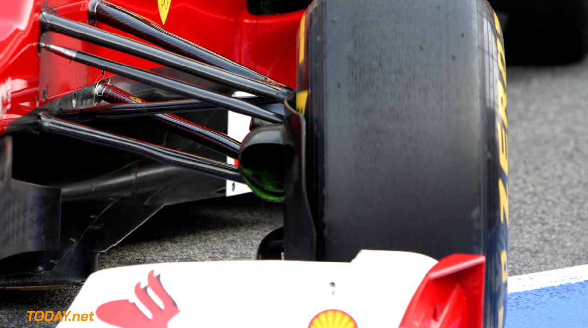Ferrari en Mercedes wagens voor 2013 veilig door crashtest