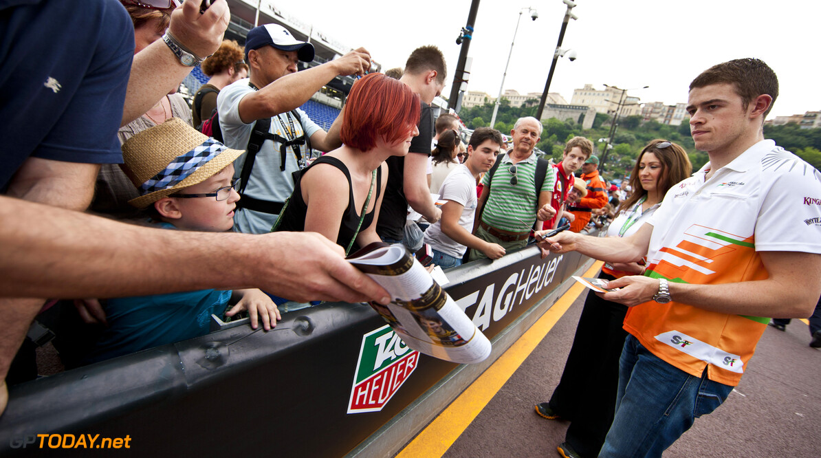 Formula One World Championship
Paul di Resta (GBR) Sahara Force India F1 signs autographs for the fans.

Monaco Grand Prix, Friday 25th May 2012. Monte Carlo, Monaco.
Motor Racing - Formula One World Championship - Monaco Grand Prix - Friday - Monte Carlo, Monaco
James Moy Photography
Monte Carlo
Monaco

Formula One Formula 1 F1 GP Grand Prix Monte Carlo Monaco Monte-Carlo JM044 Portrait Crowd Fans Spectators Audience Banner GP1206