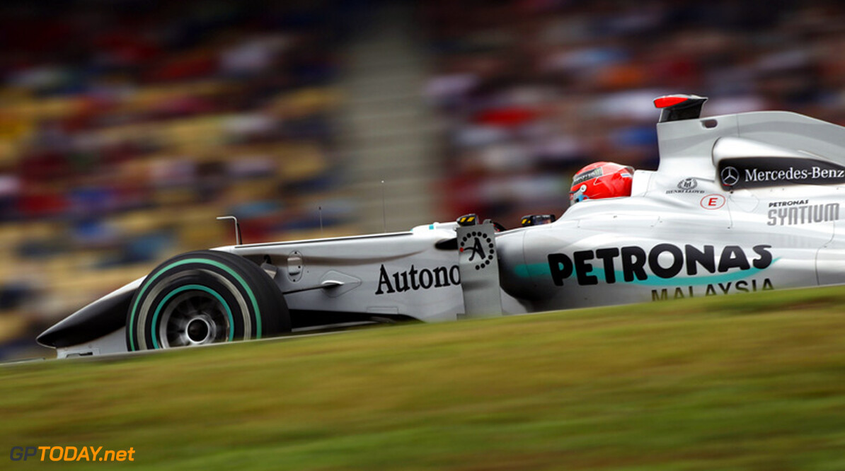 Schumacher roept Mercedes GP op om rust te bewaren