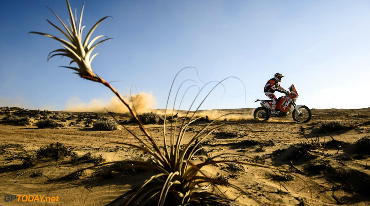 <b>Dakar 2015:</b> Nijen Twilhaar gesloopt na zware etappes