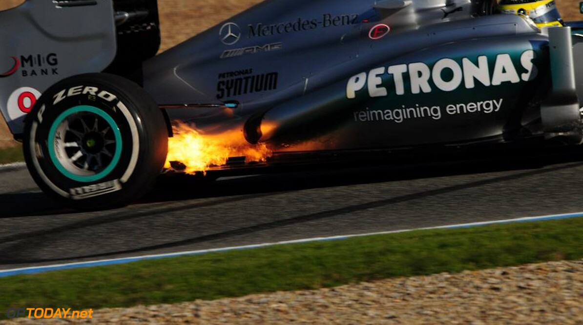<b>Foto:</b> Mercedes W04 valt brandend stil in Jerez