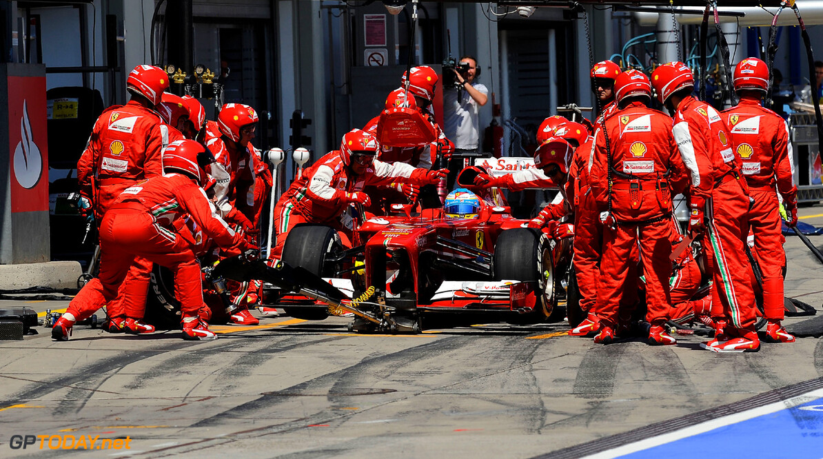 Mercedes en Ferrari steggelen over pitstop record